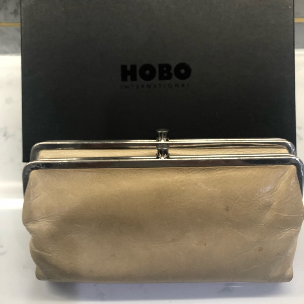 Hobo Lauren Wallet - tan